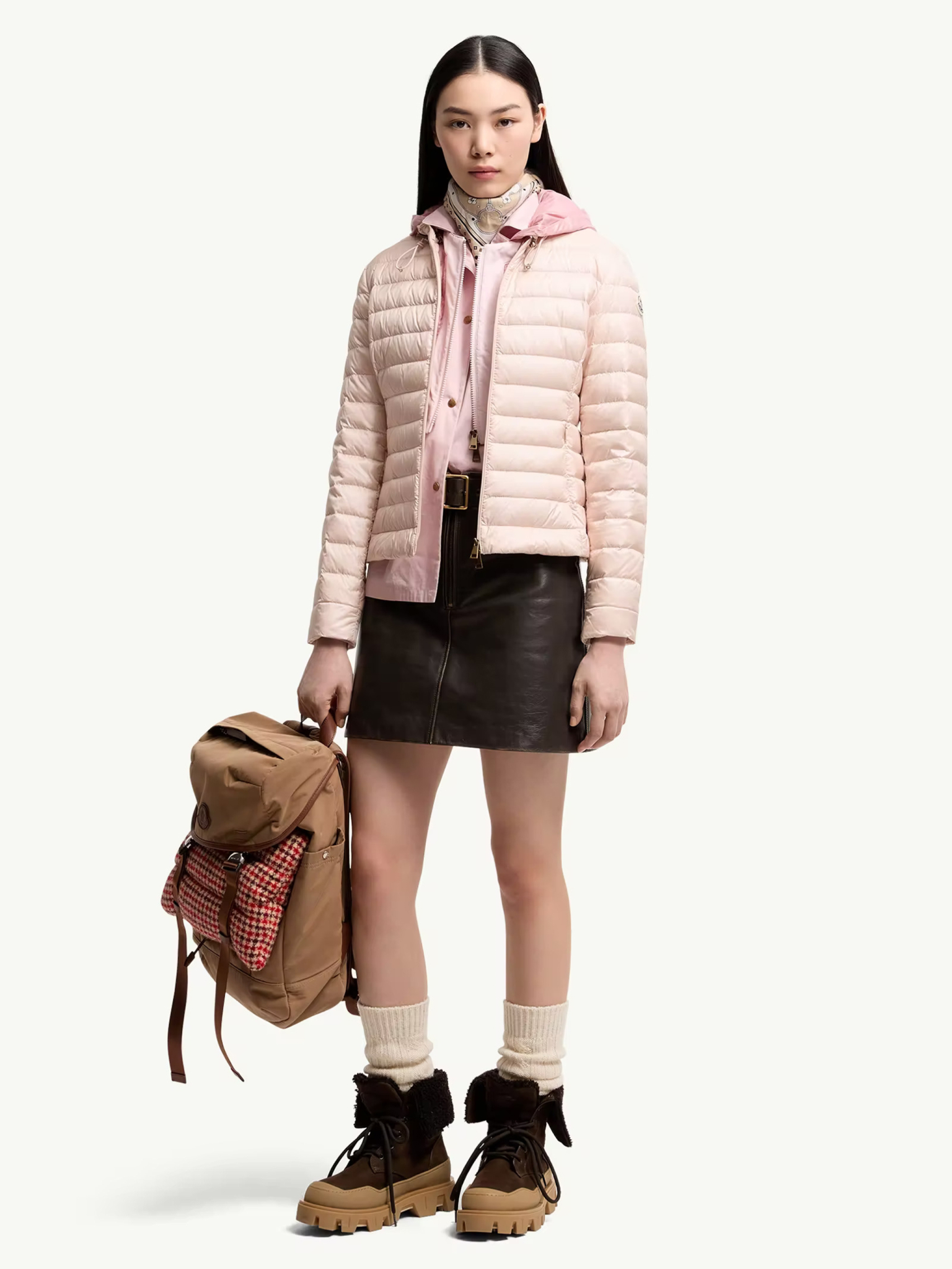 [Moncler] Down jacket FW26 L20931A00092597YG529