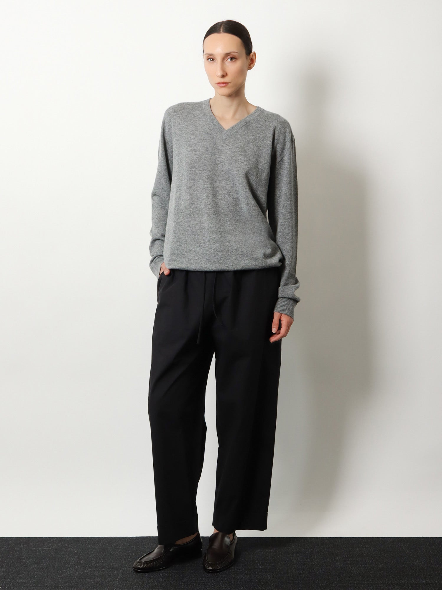 [THE ROW] Trousers SS26 10772W2517BLK