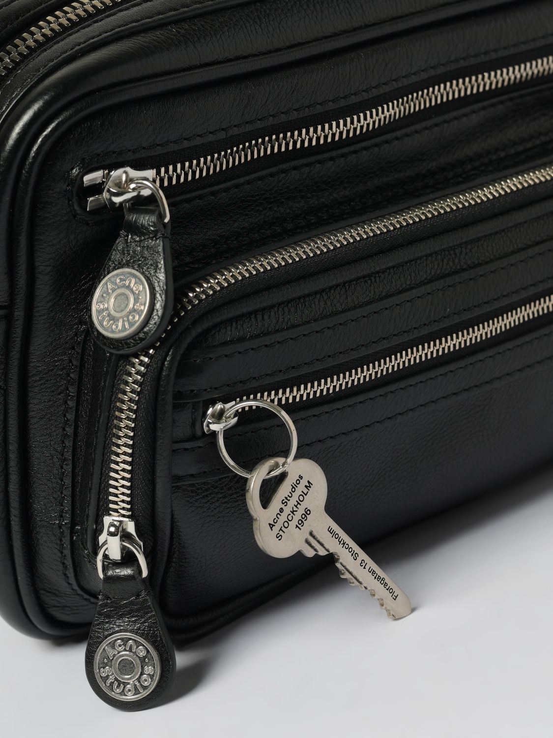 [Acne Studios] Shoulder bag SS26 C10240 900