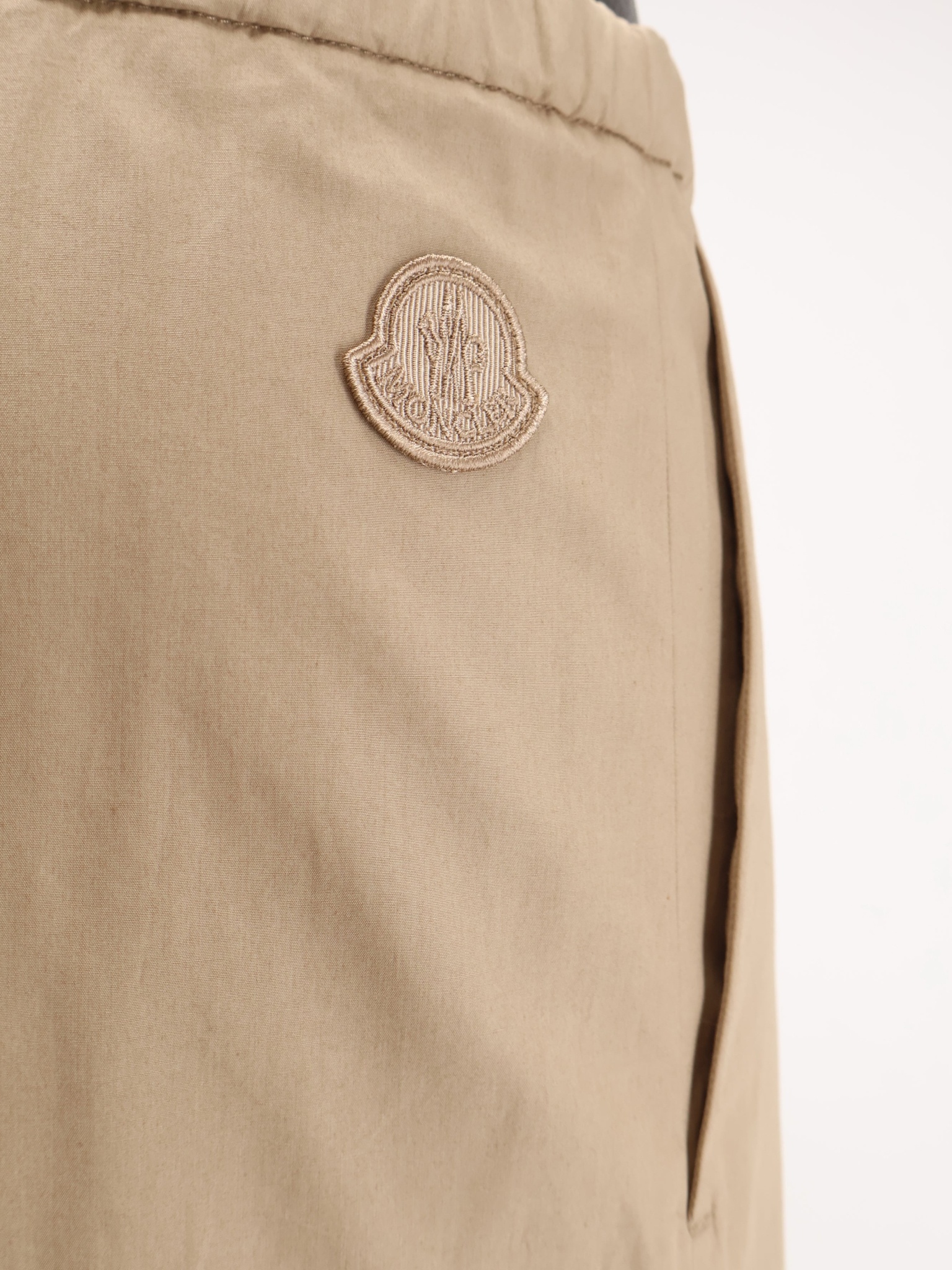 [Moncler] Trousers SS26 L10932A00009597LQ20J