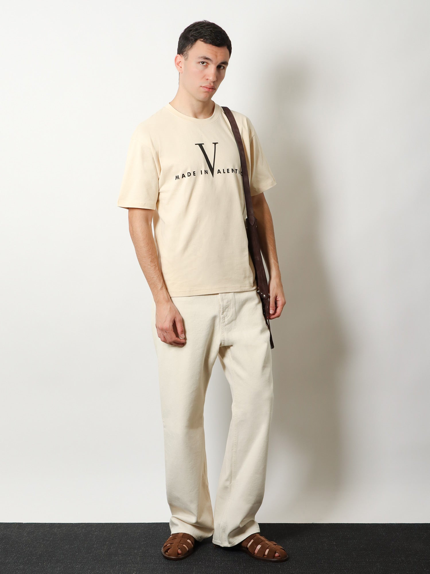 [Valentino] T-shirts Short Sleeve SS26 8V3MG16PBAQQT3
