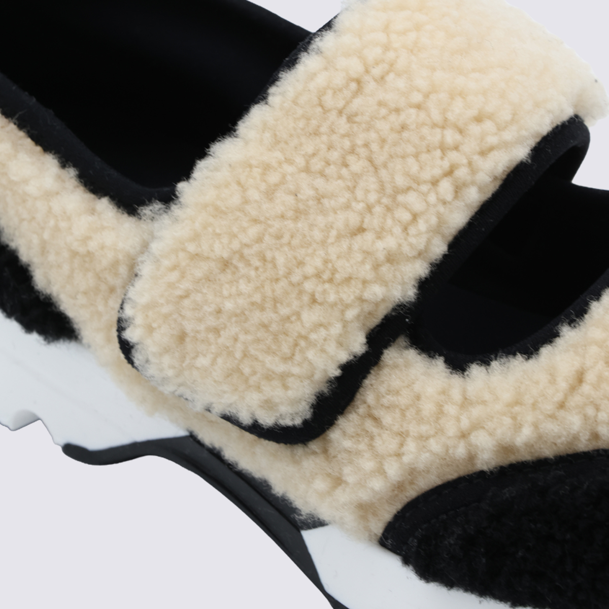 [Marni] Sneakers FW26 SNZW020602P9282ZO559
