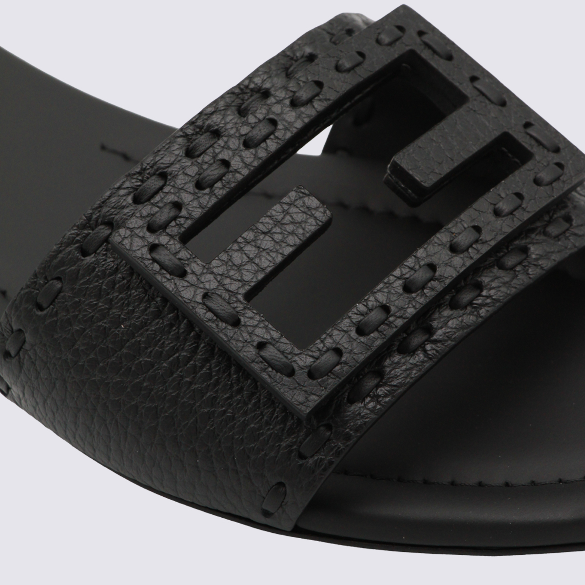 [Fendi] Flat shoes FW26 8R8136AQY2F0QA1