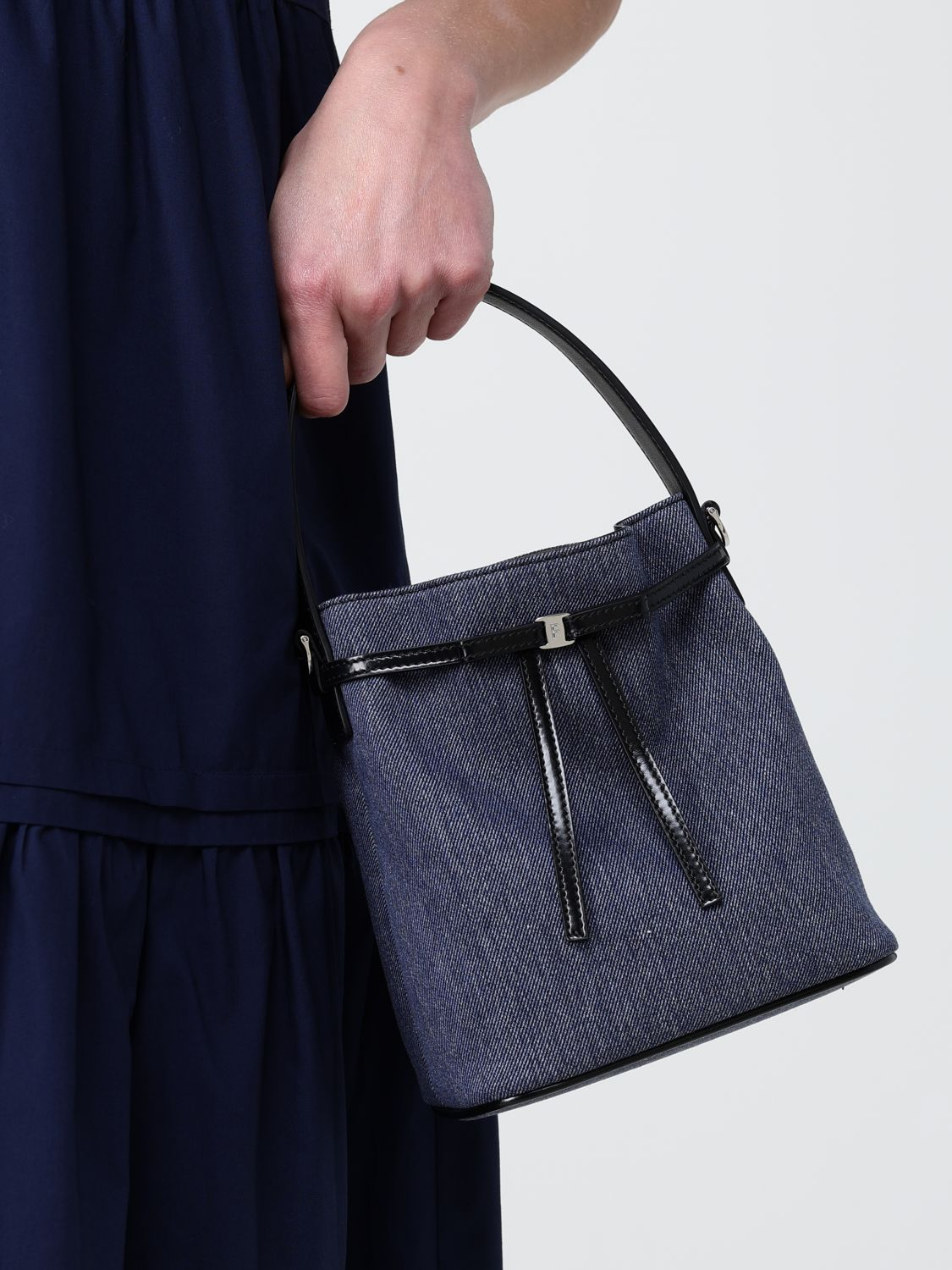 [Ferragamo] Minibag SS26 221104 790320 001
