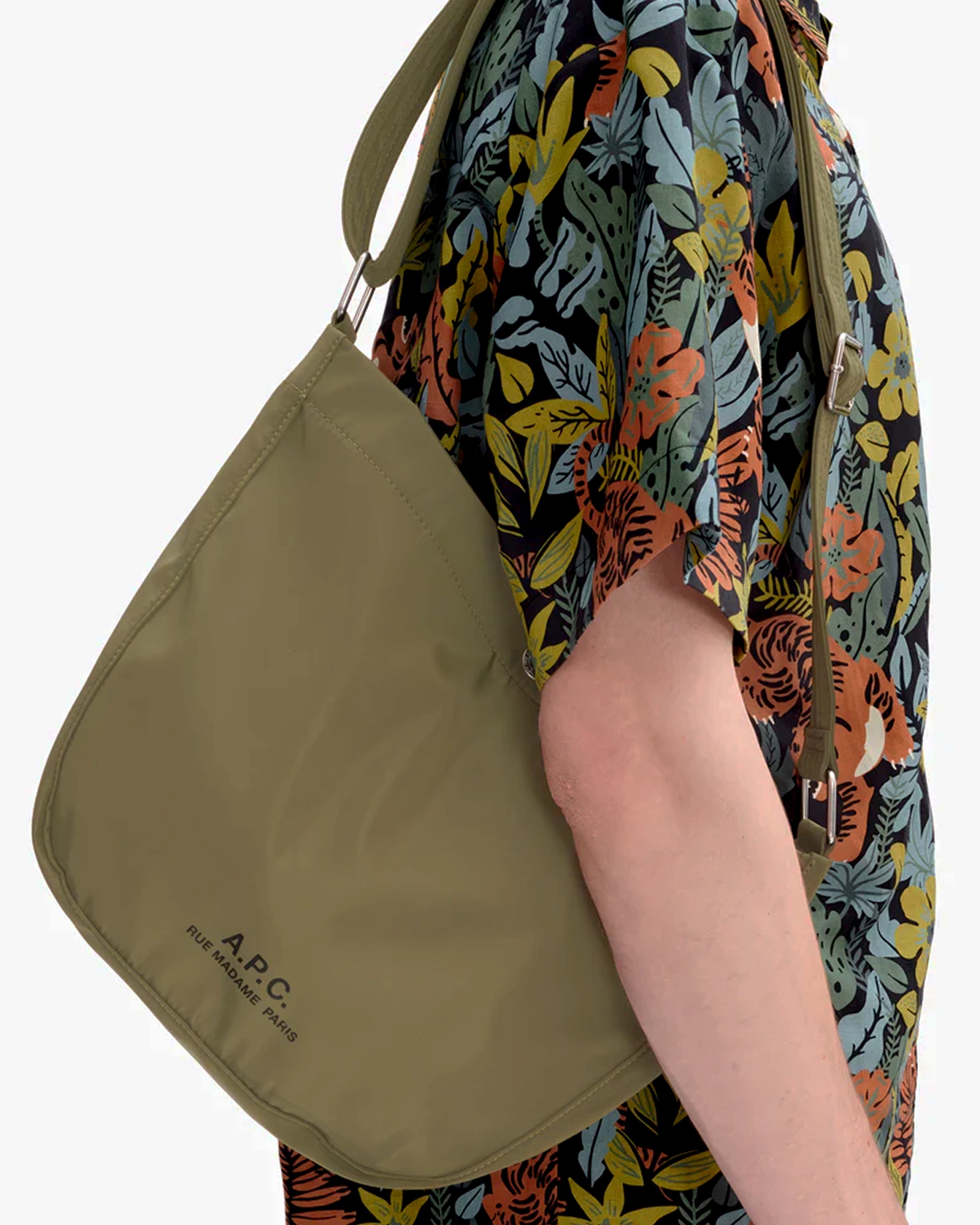 [A.P.C.] Shoulder bag FW26 PSAKR-M67010JAA