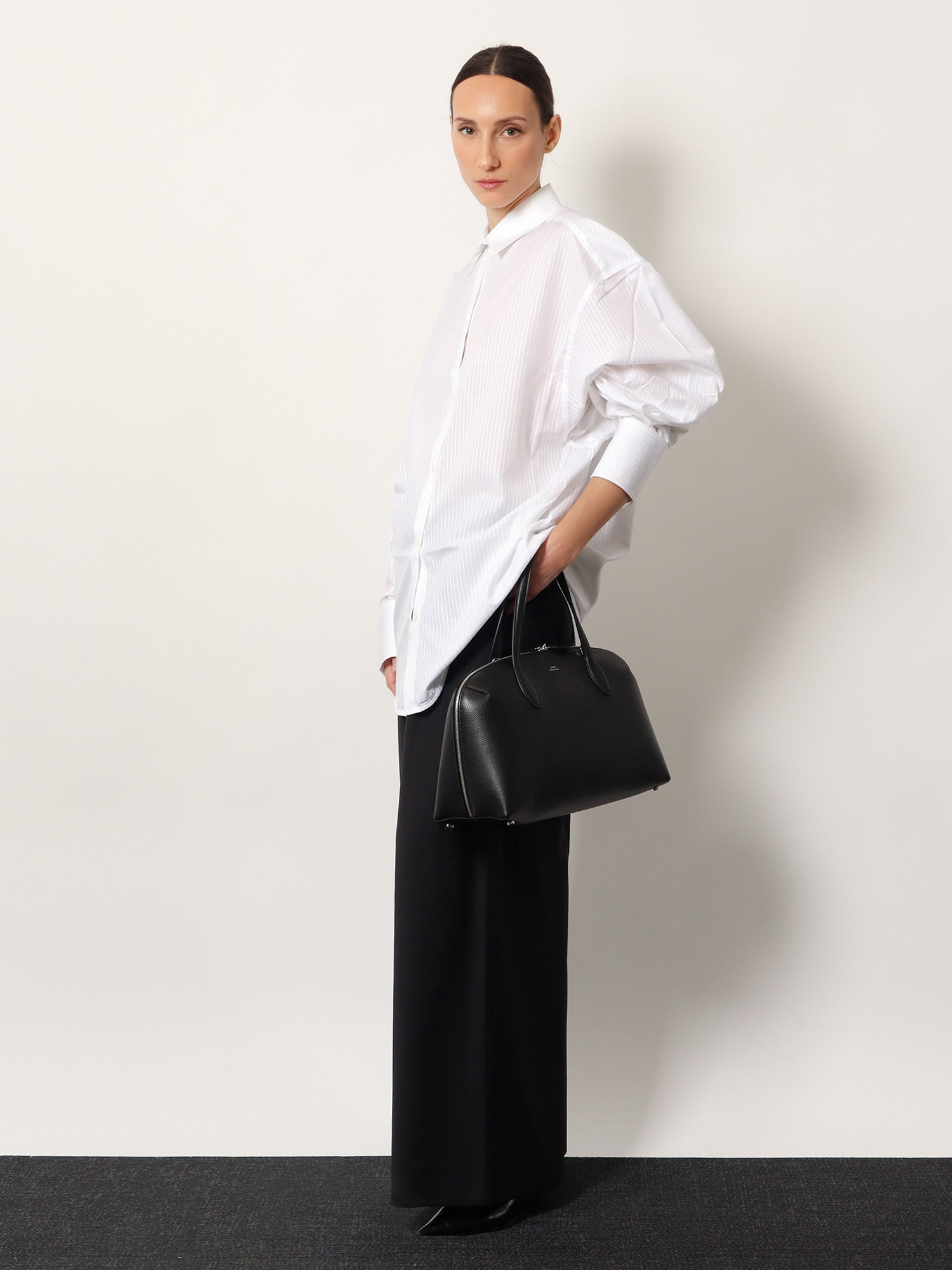 [TOTEME] Trousers SS26 261WRB0343FB0552001