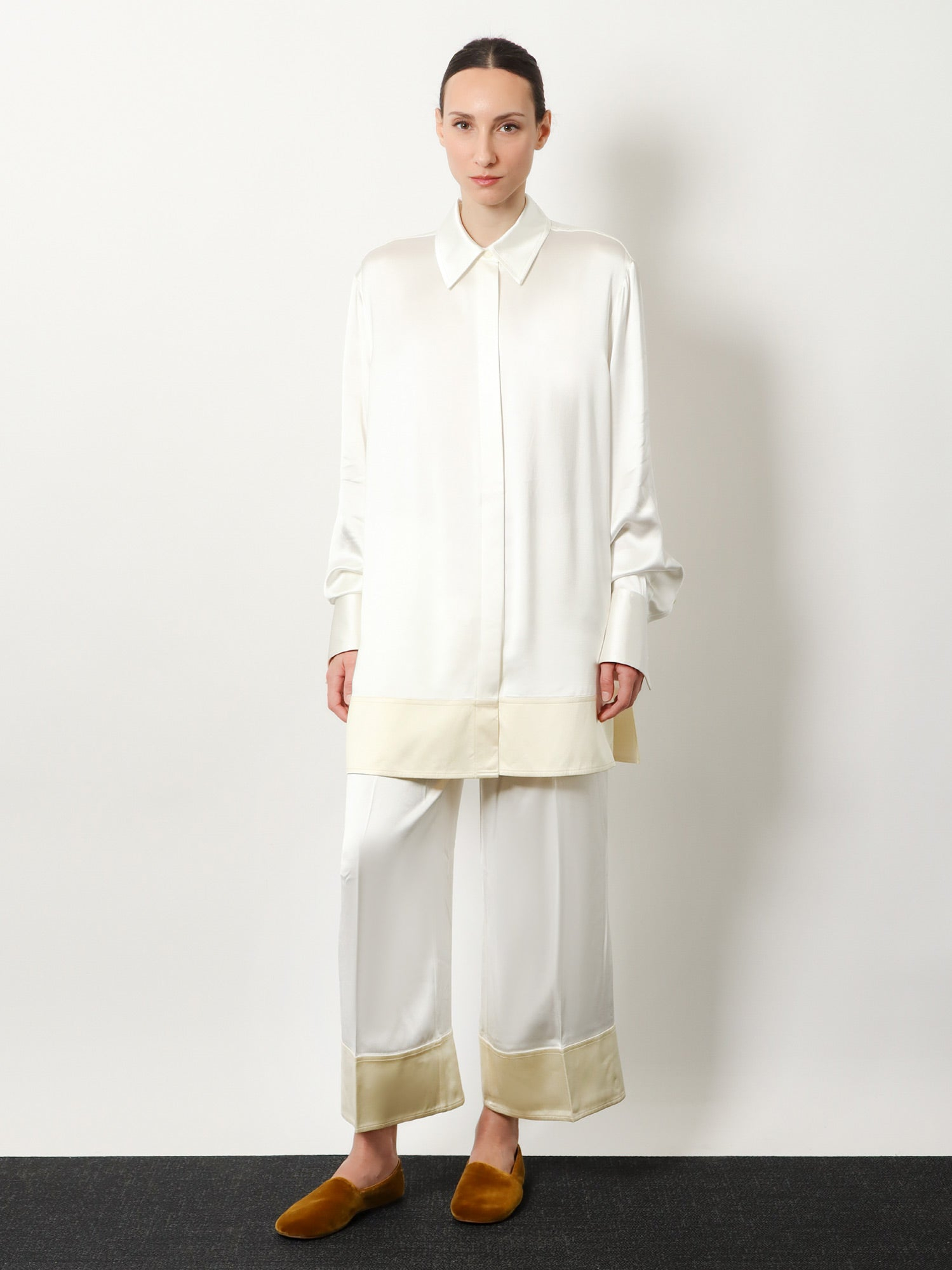 [TOTEME] Trousers SS26 262WRB0398FB0546047