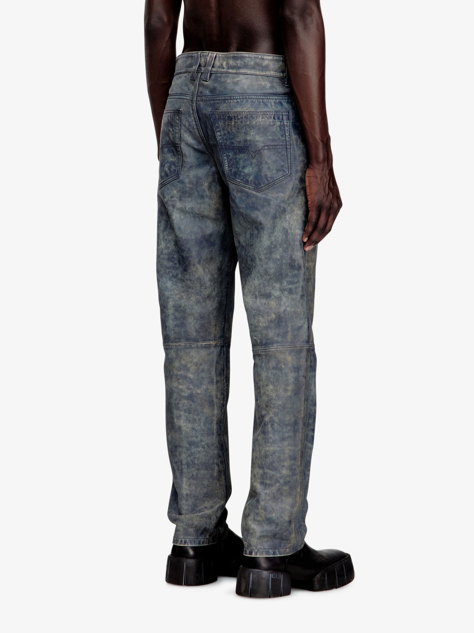 [Diesel] Trousers SS26 A218560QMBW81E