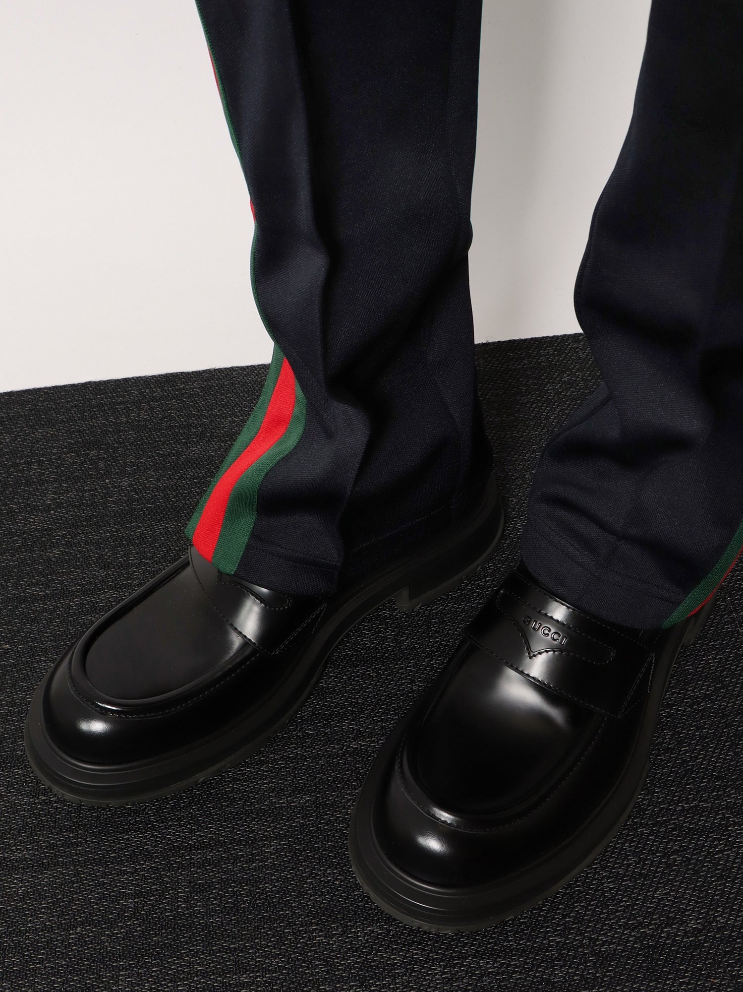 [Gucci] Loafer SS26 851396AADEO1000