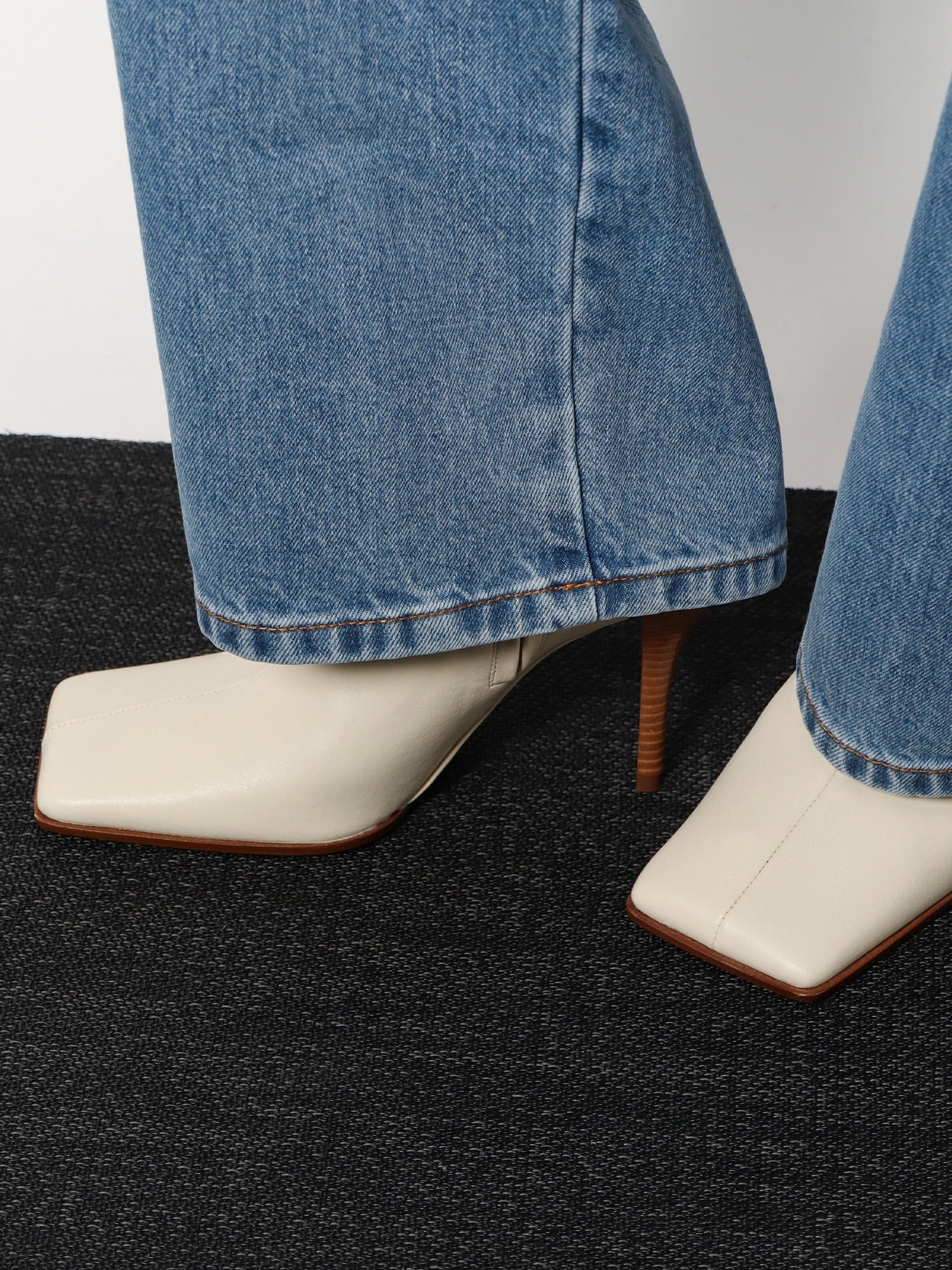 [Alaia] Boots SS26 AA3O2018I106055