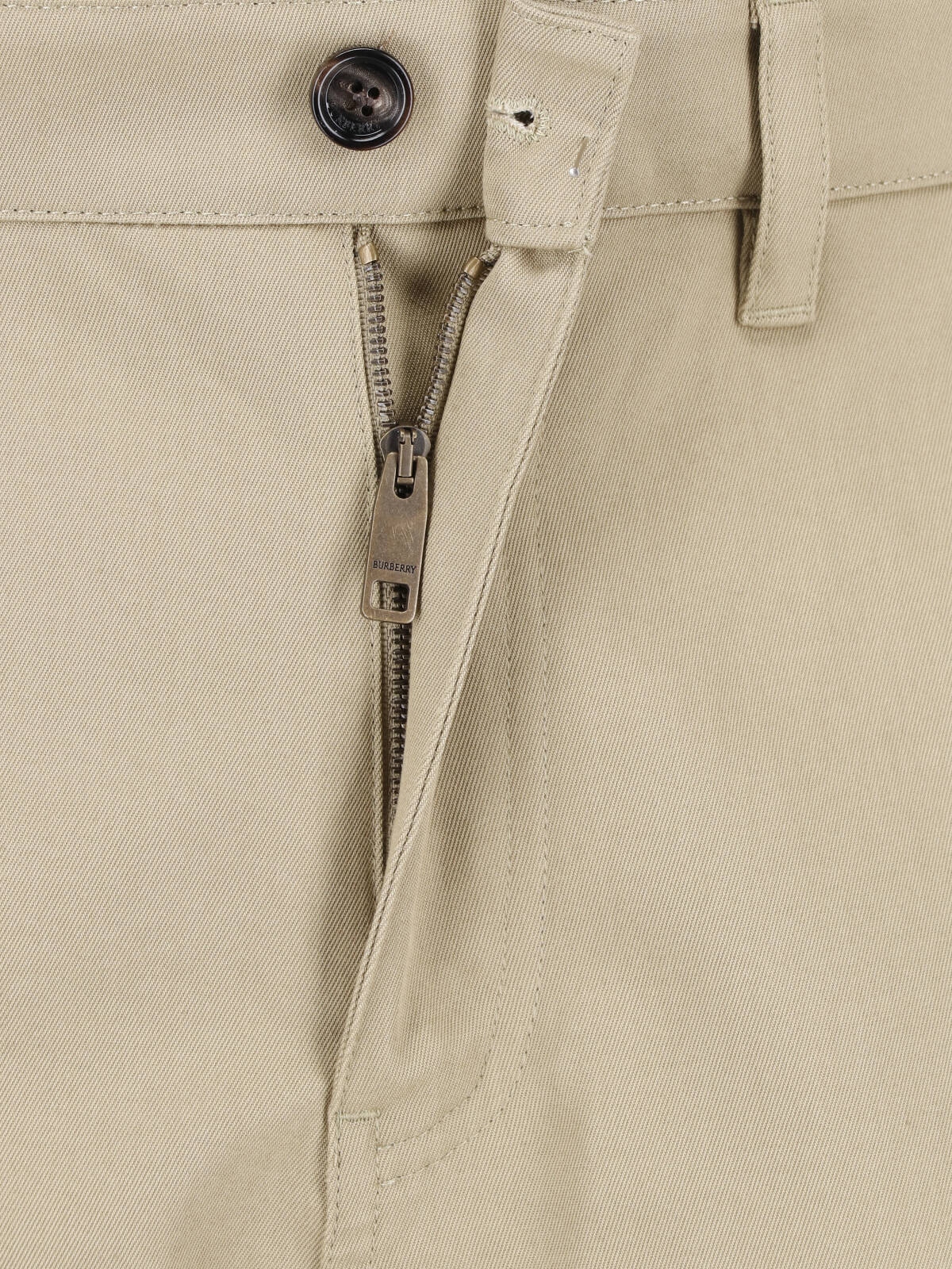[Burberry] Trousers SS26 8126498C5120