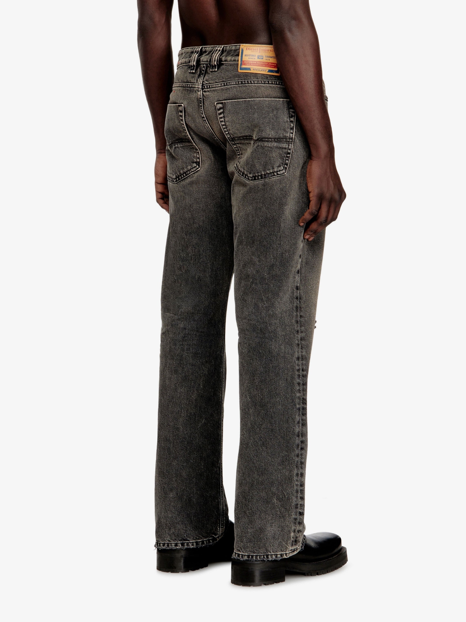 [Diesel] Trousers SS26 A21245007CR02