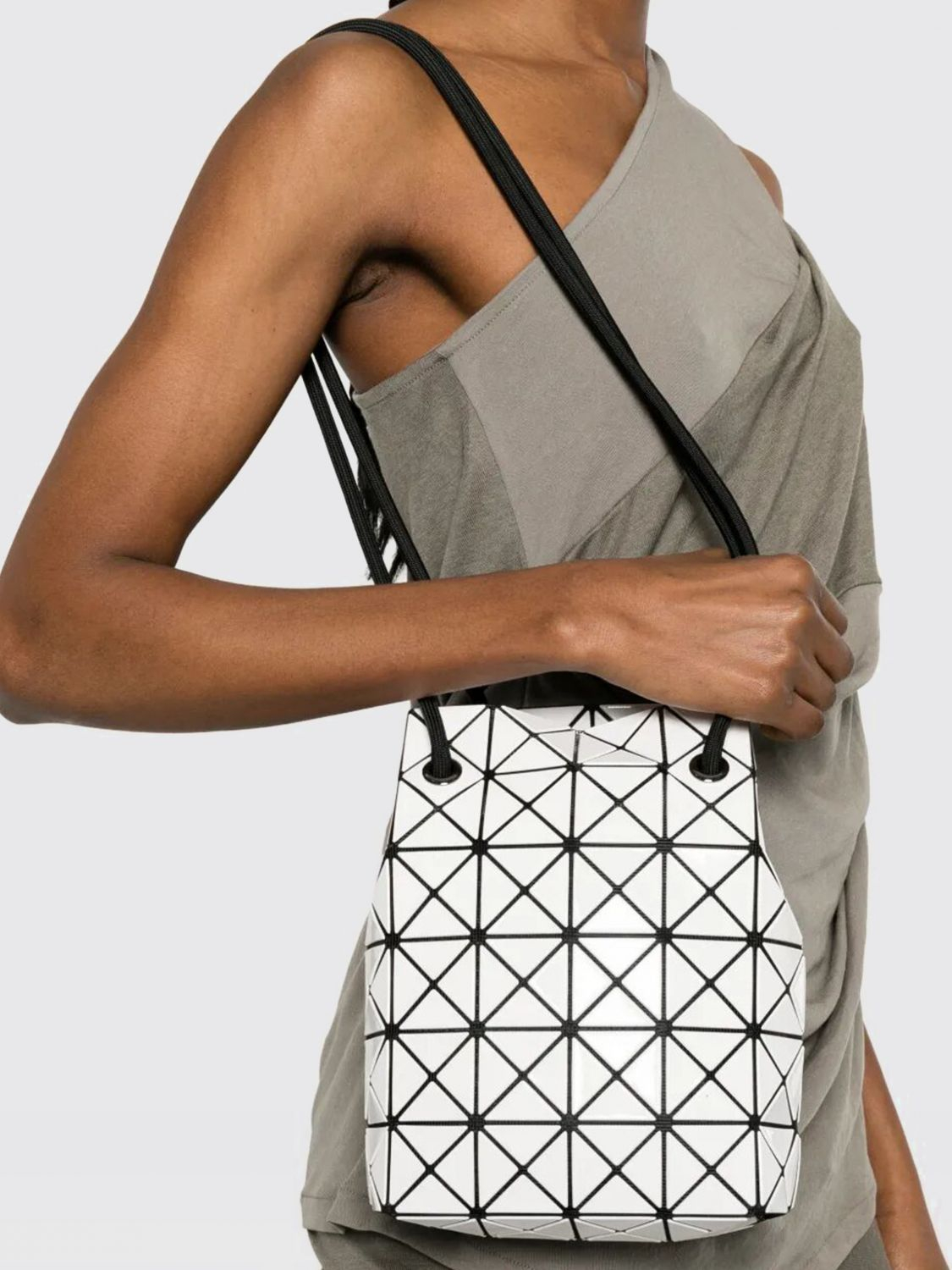 [Bao Bao Issey Miyake] Cross body bag SS26 BB66AG531 01