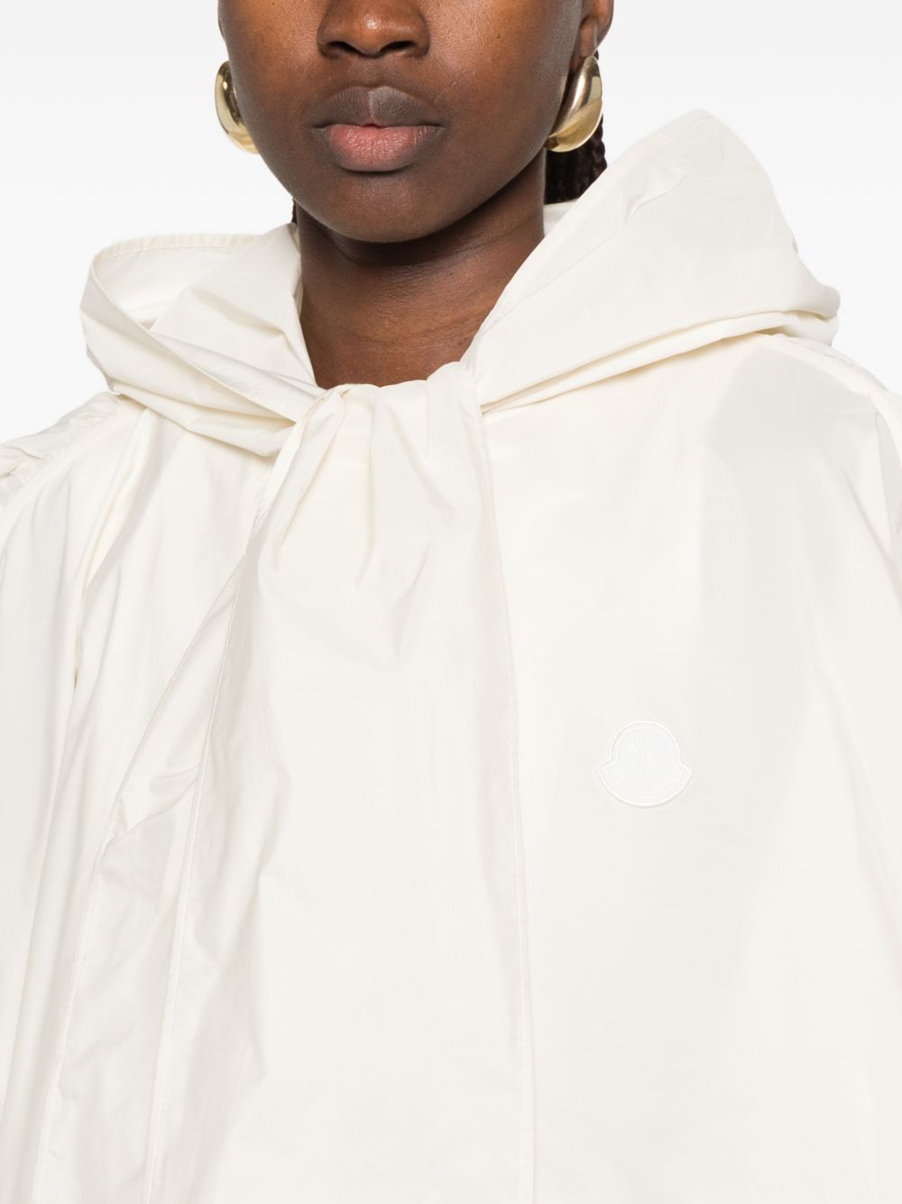 [Moncler] Cape SS26 3G00014598AK031