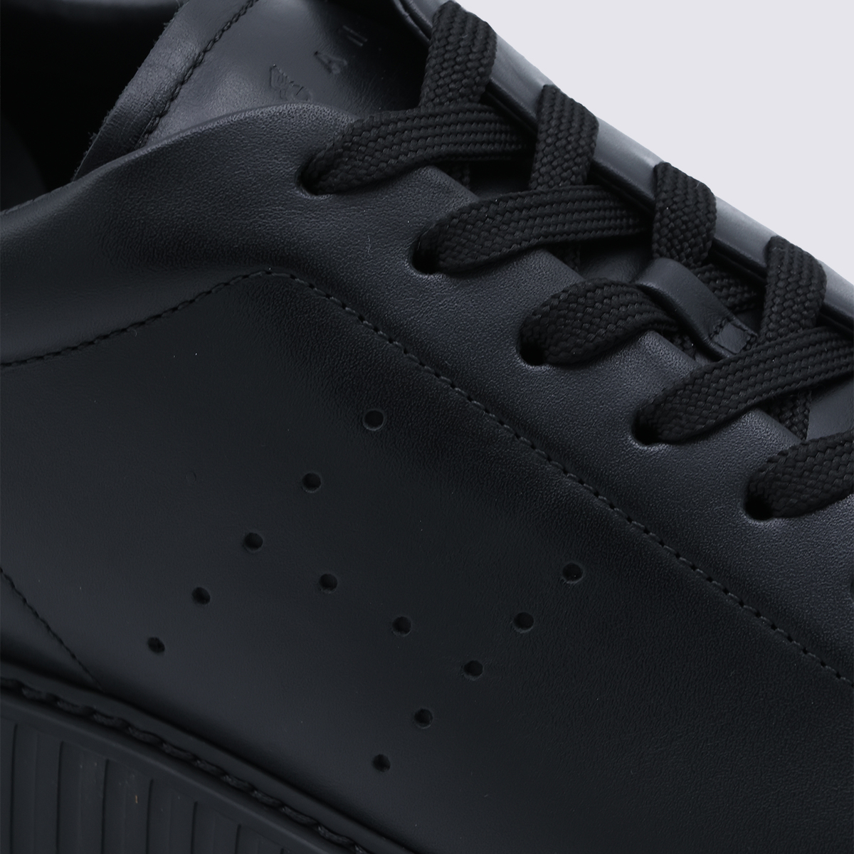 [Hogan] Sneakers FW26 HXM6770GF5FUDMB999