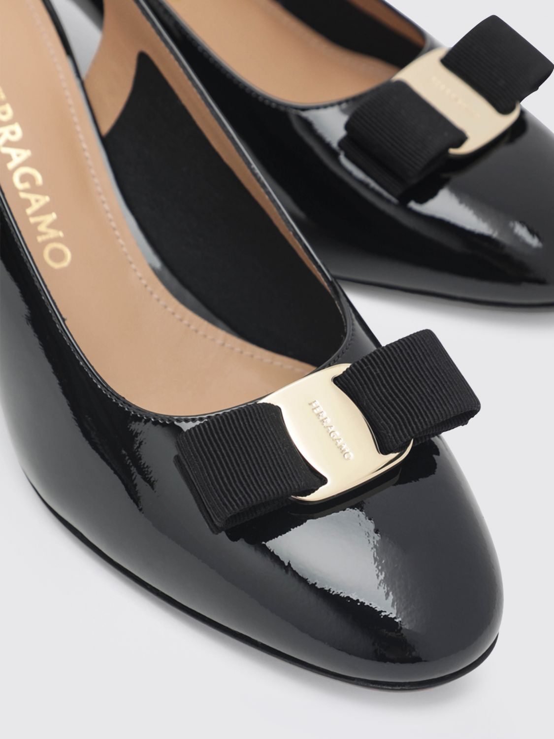 [Ferragamo] Pumps SS26 07907391CLE