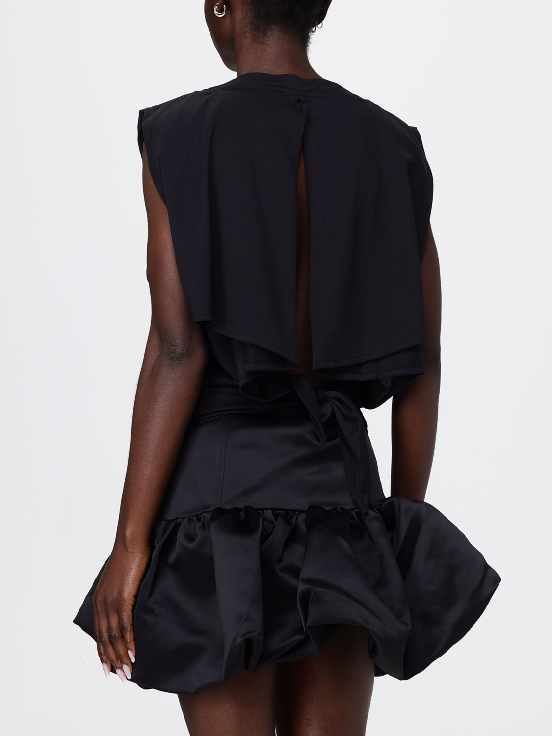[JACQUEMUS] T-shirts Sleeveless SS26 TOW00910AJ00254 990