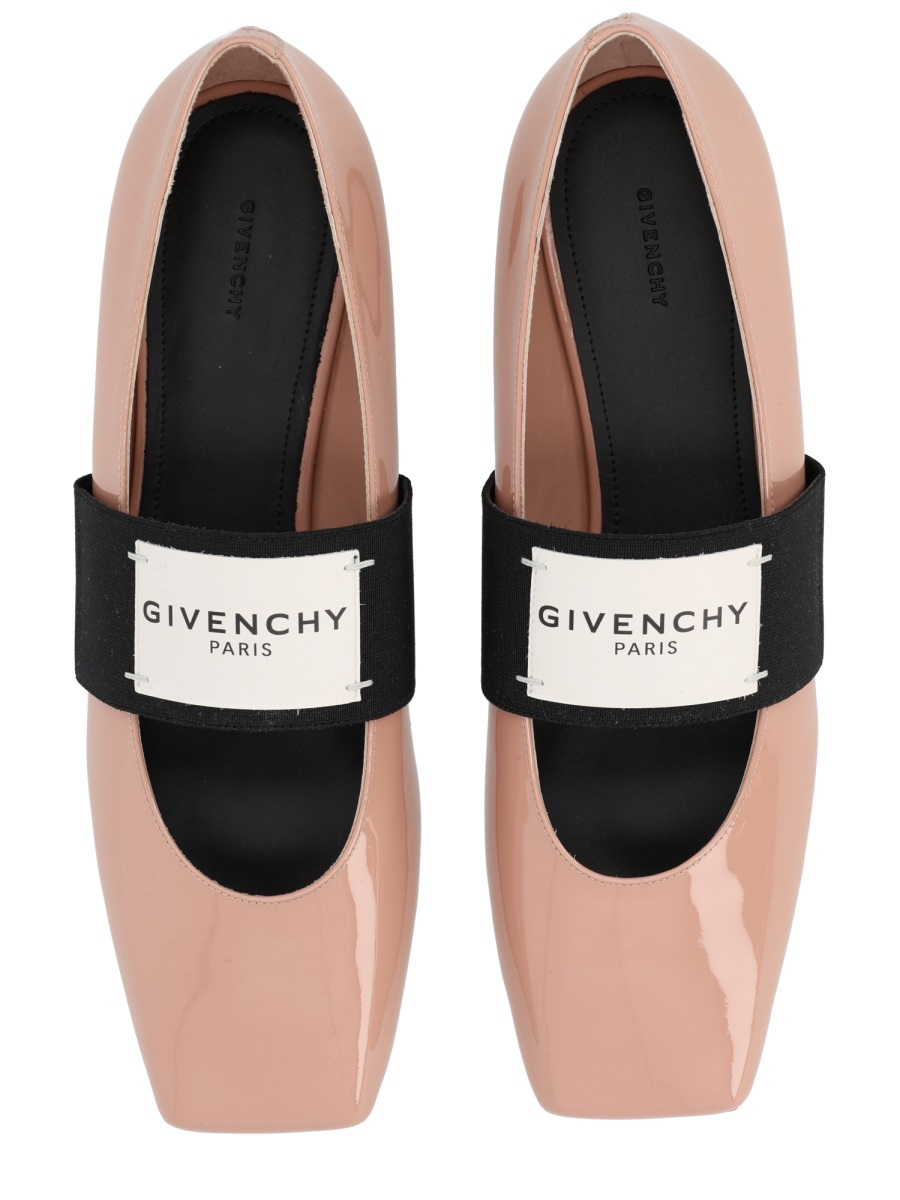 [Givenchy] Flat shoes FW25 BE5010E2FF_272