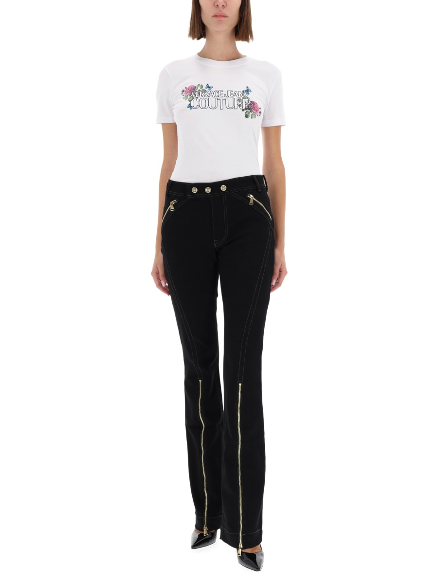 [VERSACE JEANS COUTURE] T-shirts Short Sleeve FW25 79HAHB00_CJB01003