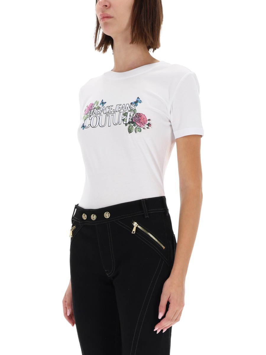 [VERSACE JEANS COUTURE] T-shirts Short Sleeve FW25 79HAHB00_CJB01003