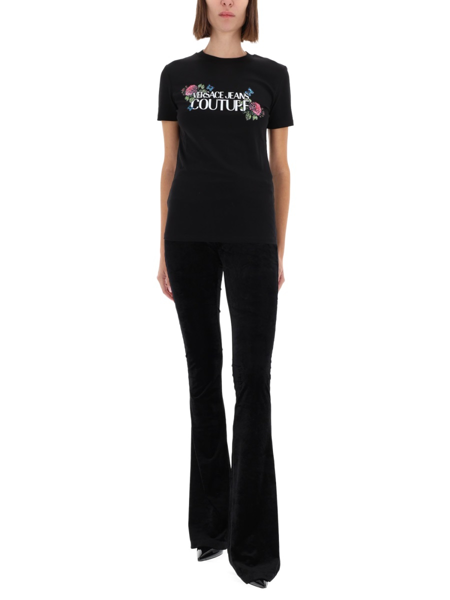 [VERSACE JEANS COUTURE] T-shirts Short Sleeve FW25 79HAHB00_CJB01899
