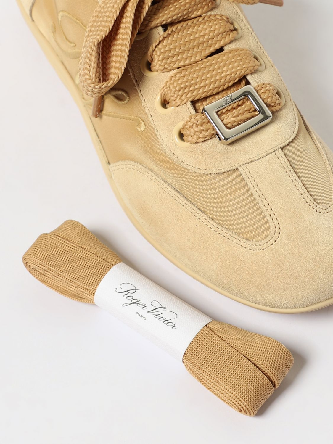 [Roger Vivier] Sneakers FW25 RVW79342800TNM 1N38