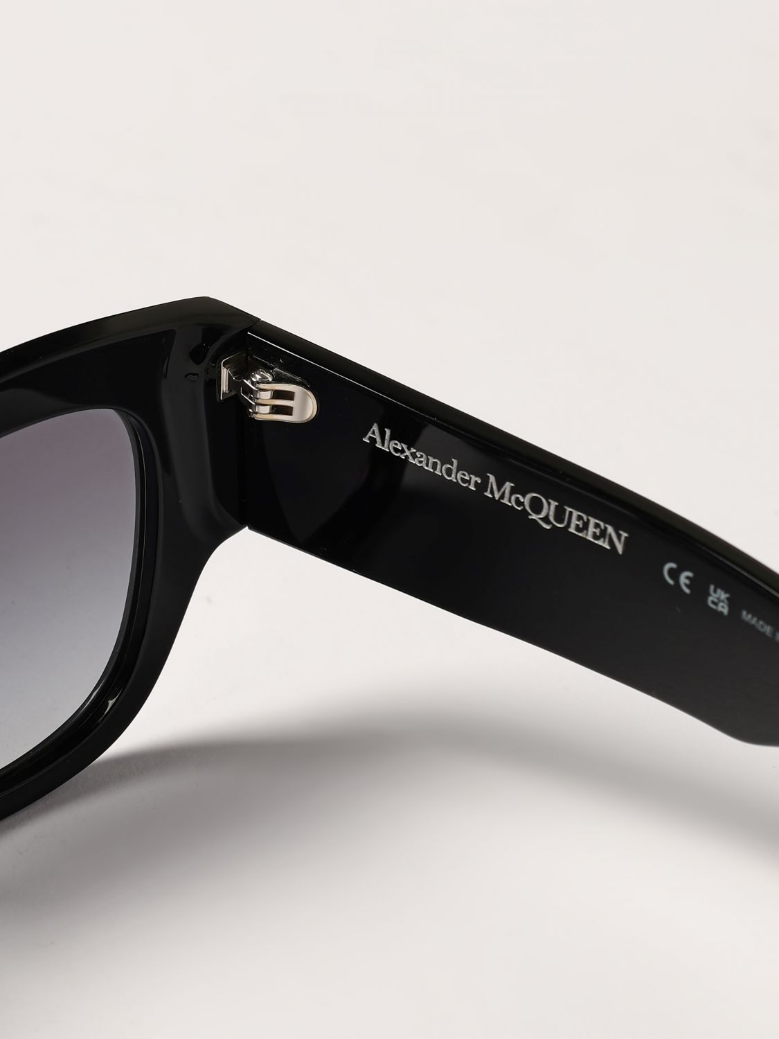 [McQueen] Sunglasses SS26 AM0420S 001