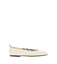 [Burberry] Flat shoes FW26 8128807 A4634