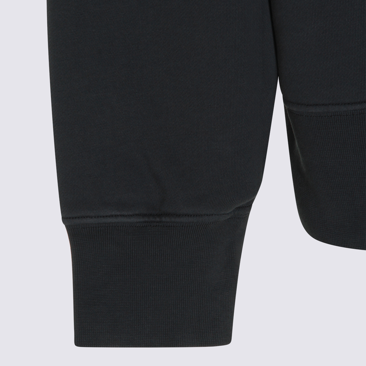 [Stone Island] Sweatshirt FW26 L2S156100008S0466V002A