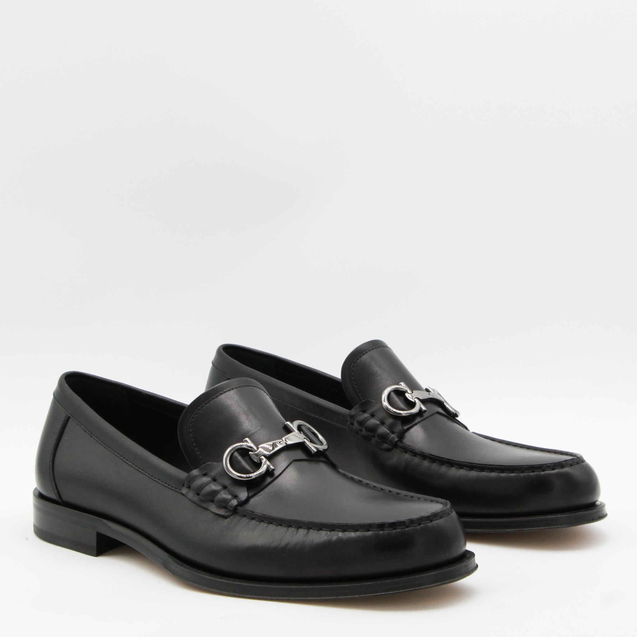 [Salvatore Ferragamo] Loafer FW26 78956902A377002