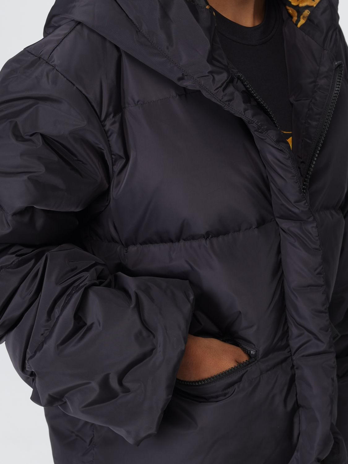 [VERSACE JEANS COUTURE] Down jacket FW25 79HAUD02CQ002 899