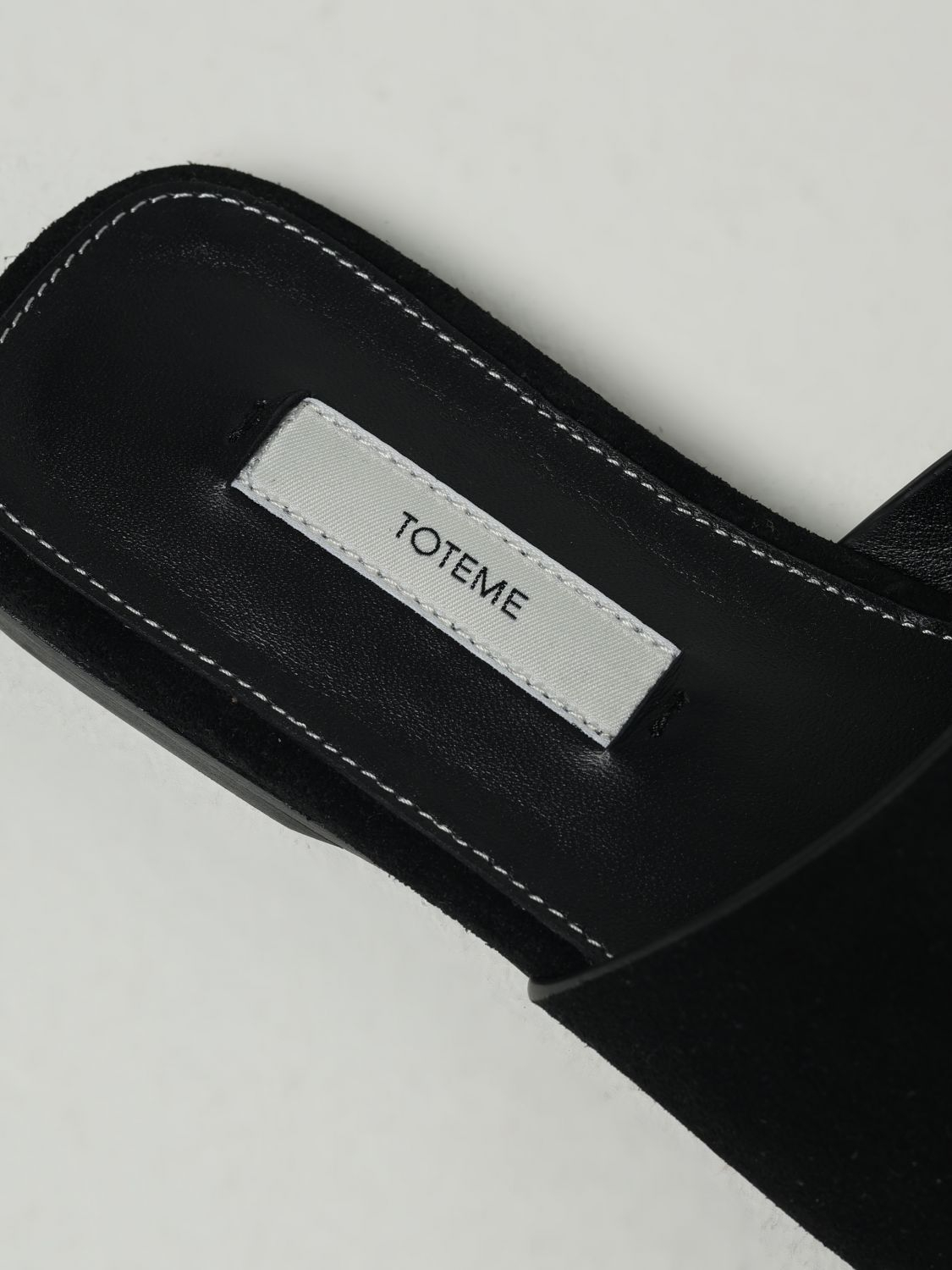 [TOTEME] Sandals FW25 253WAS0244LE0004 001