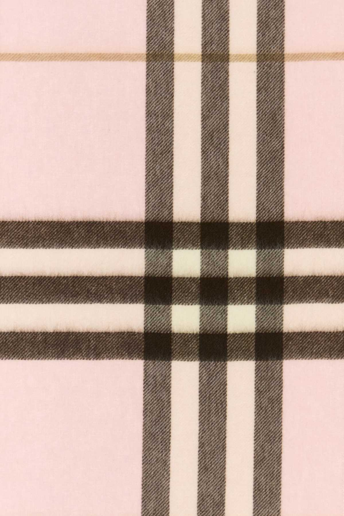 [Burberry] Scarf FW26 8113947 C2902