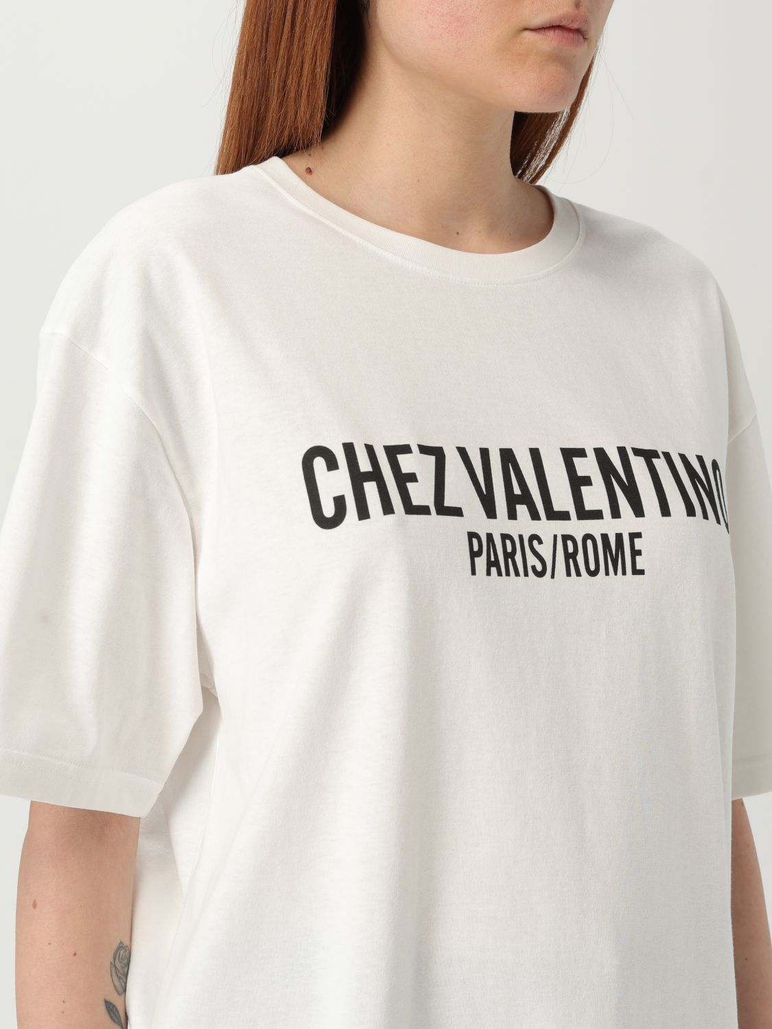 [Valentino] T-shirts Short Sleeve FW25 6B3MG24Q95W A03