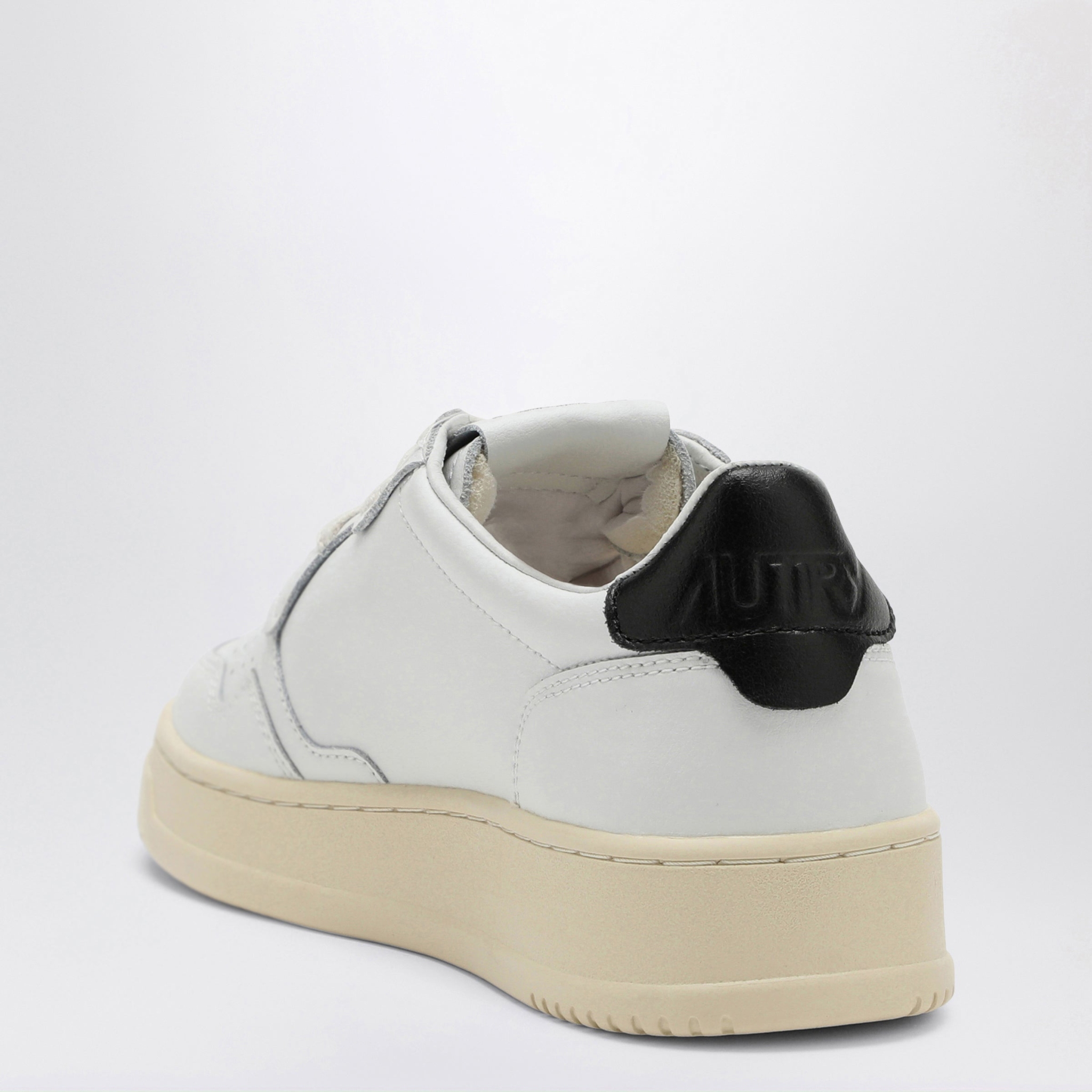 [AUTRY] Sneakers FW26 AULMLL22