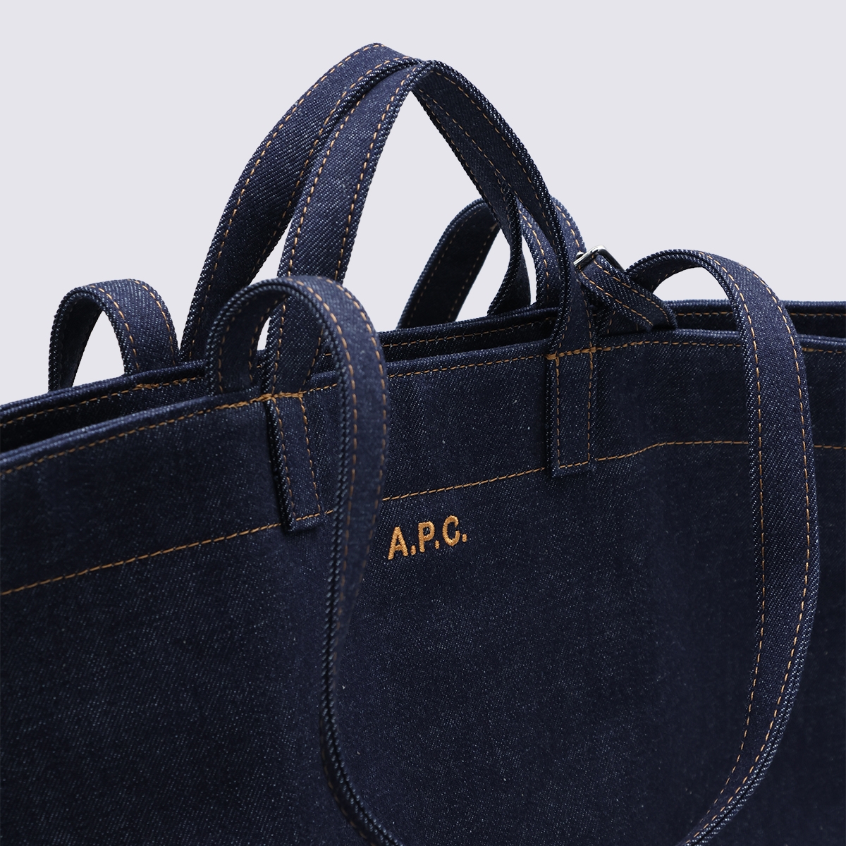 [A.P.C.] Shoulder bag FW26 COHIZF67046IAI