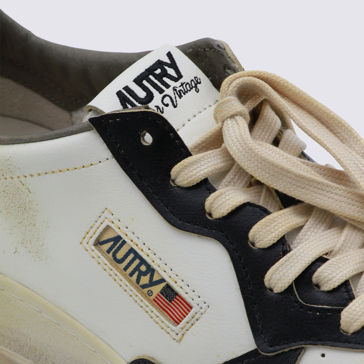 [AUTRY] Sneakers FW26 AVLMSV06