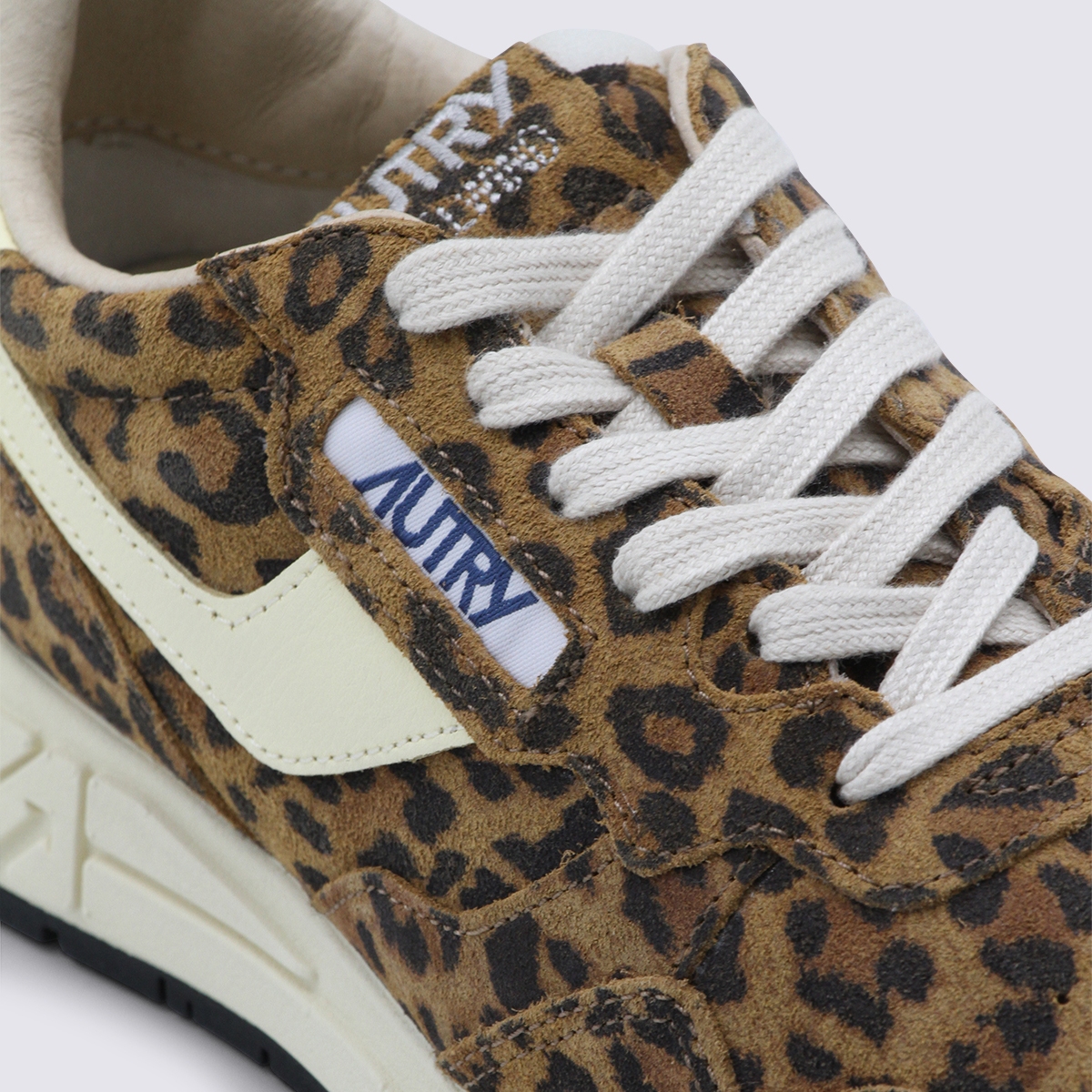 [AUTRY] Sneakers FW26 WWLWUJ02