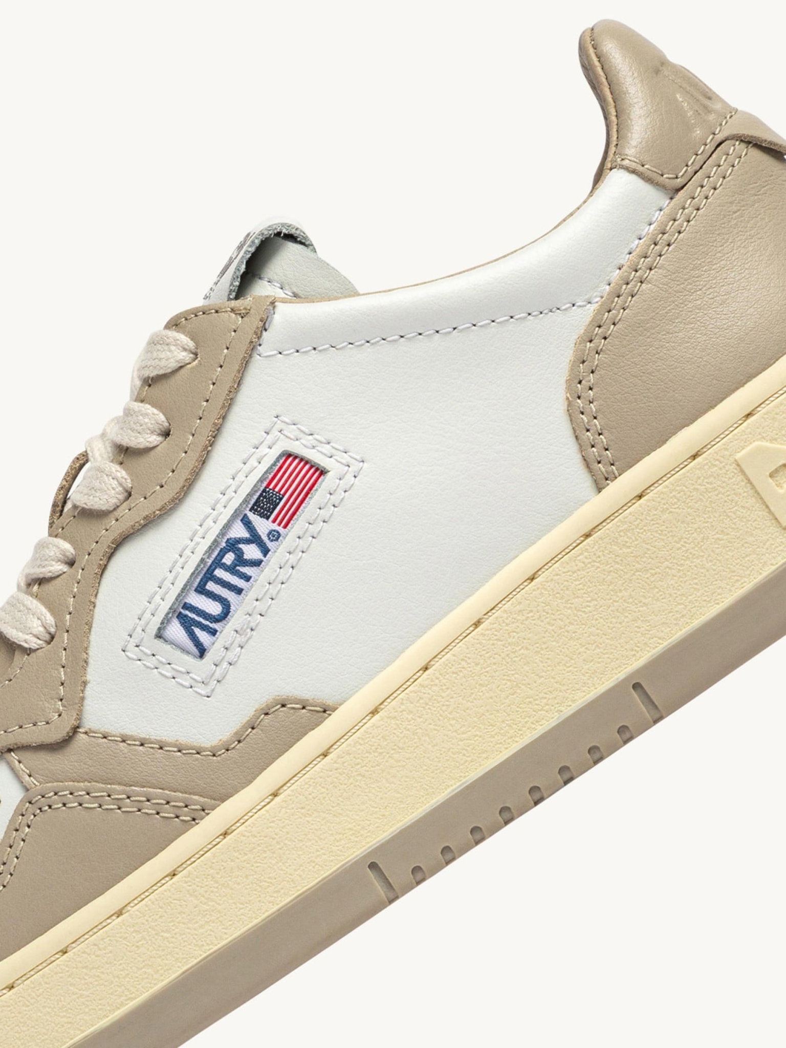 [AUTRY] Sneakers FW26 AULMWB67