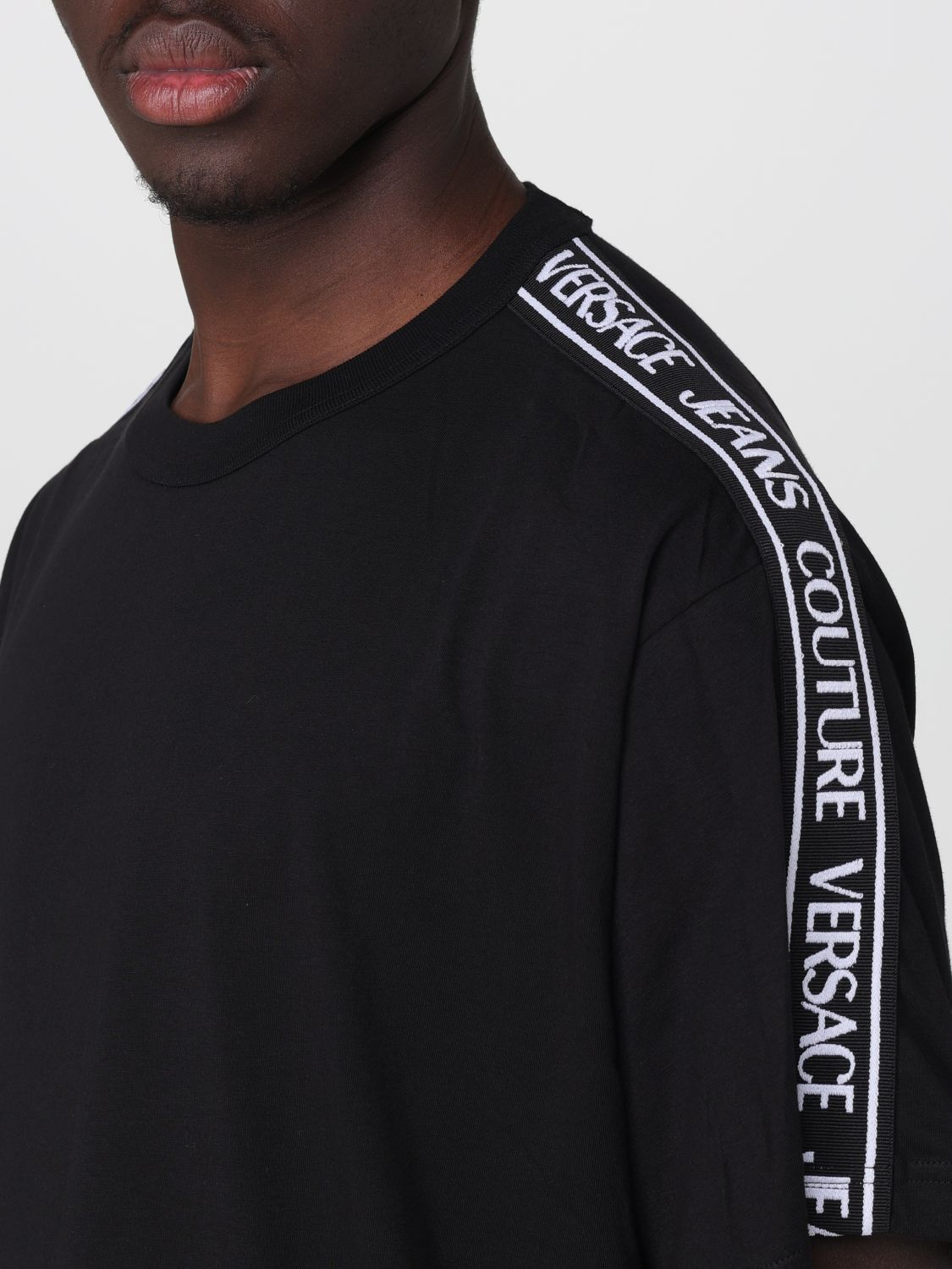 [VERSACE JEANS COUTURE] T-shirts Short Sleeve SS26 80GAHT16CJ00T 899