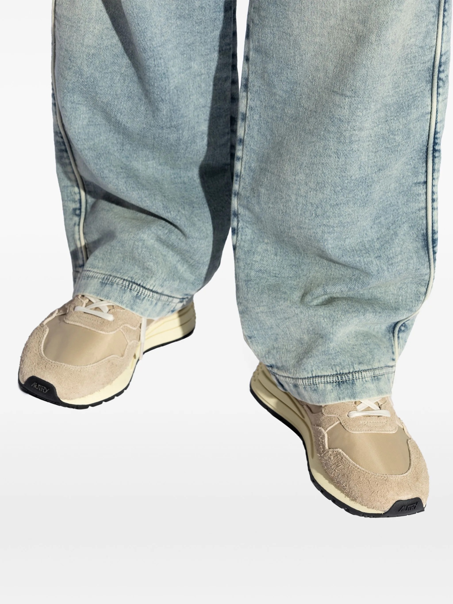 [AUTRY] Sneakers FW26 WWLMNC08