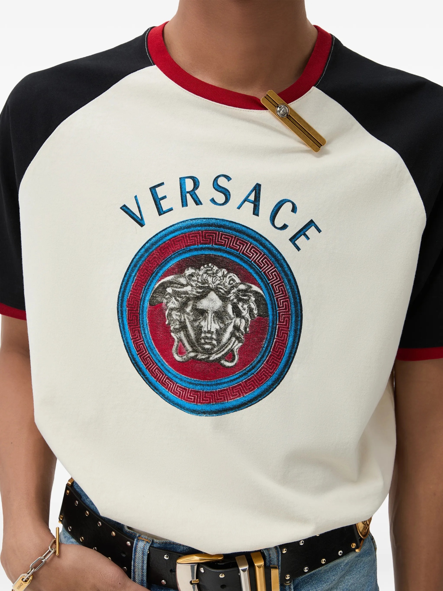 [Versace] T-shirts Short Sleeve FW26 10255991A185022W0K0