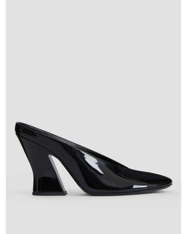 [Givenchy] Sandals FW25 BE4044E1K6 001