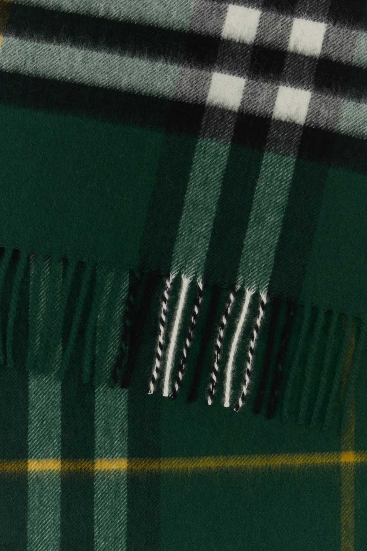 [Burberry] Scarf FW26 8094653 A9545