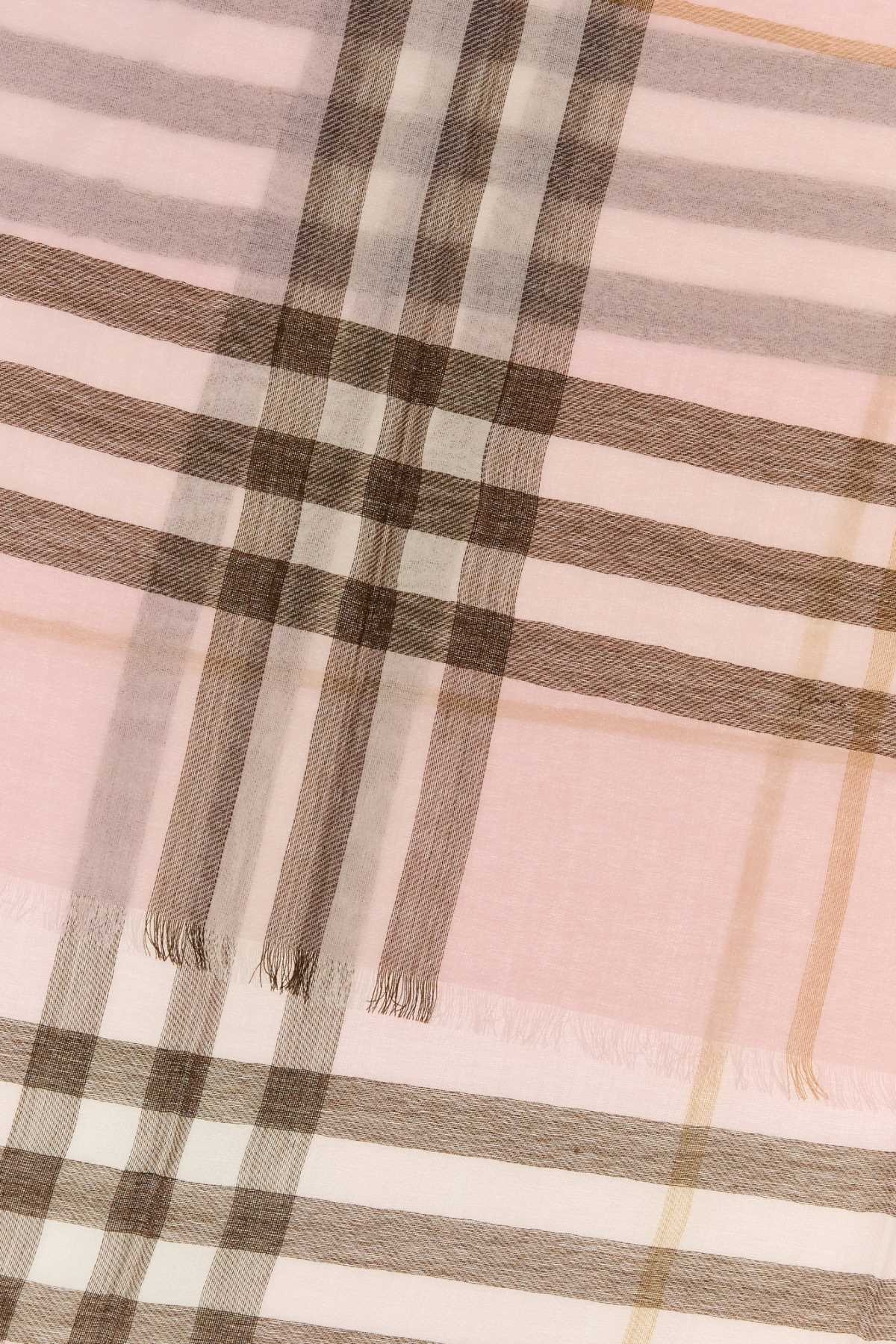 [Burberry] Scarf FW26 8114135 C2902