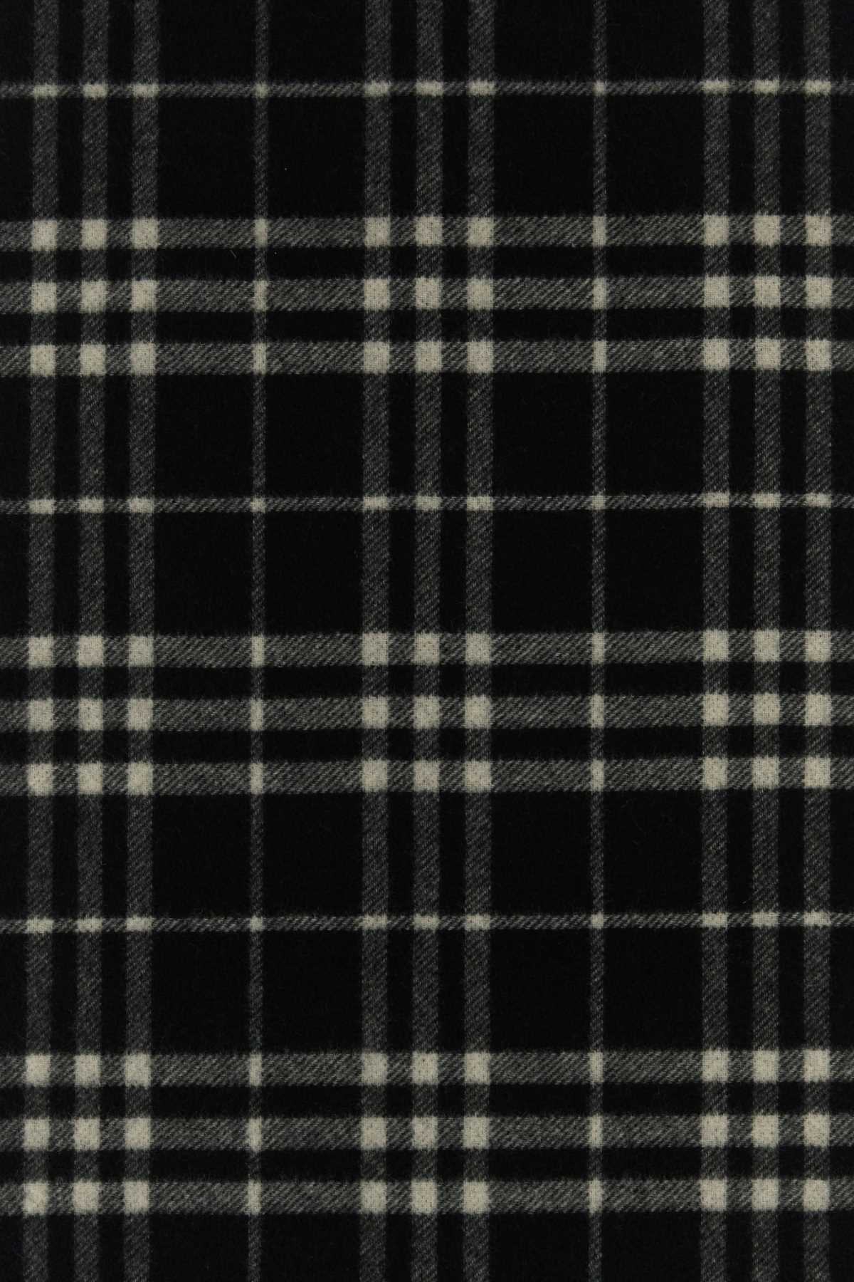 [Burberry] Scarf FW26 8094741 C1343