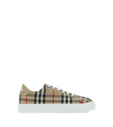 [Burberry] Sneakers FW26 8049777 A7026
