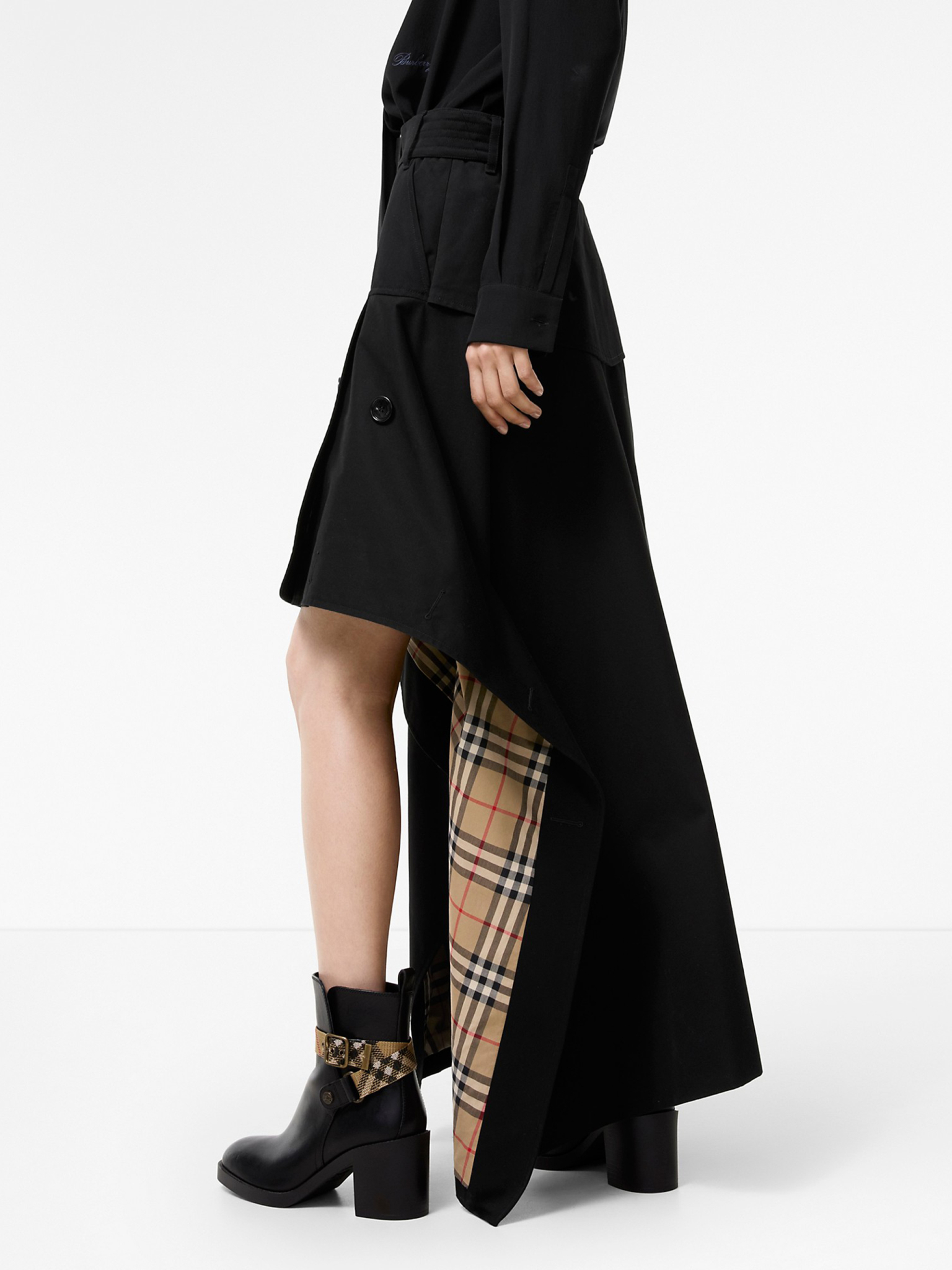 [Burberry] Long skirt FW26 8129543A1189