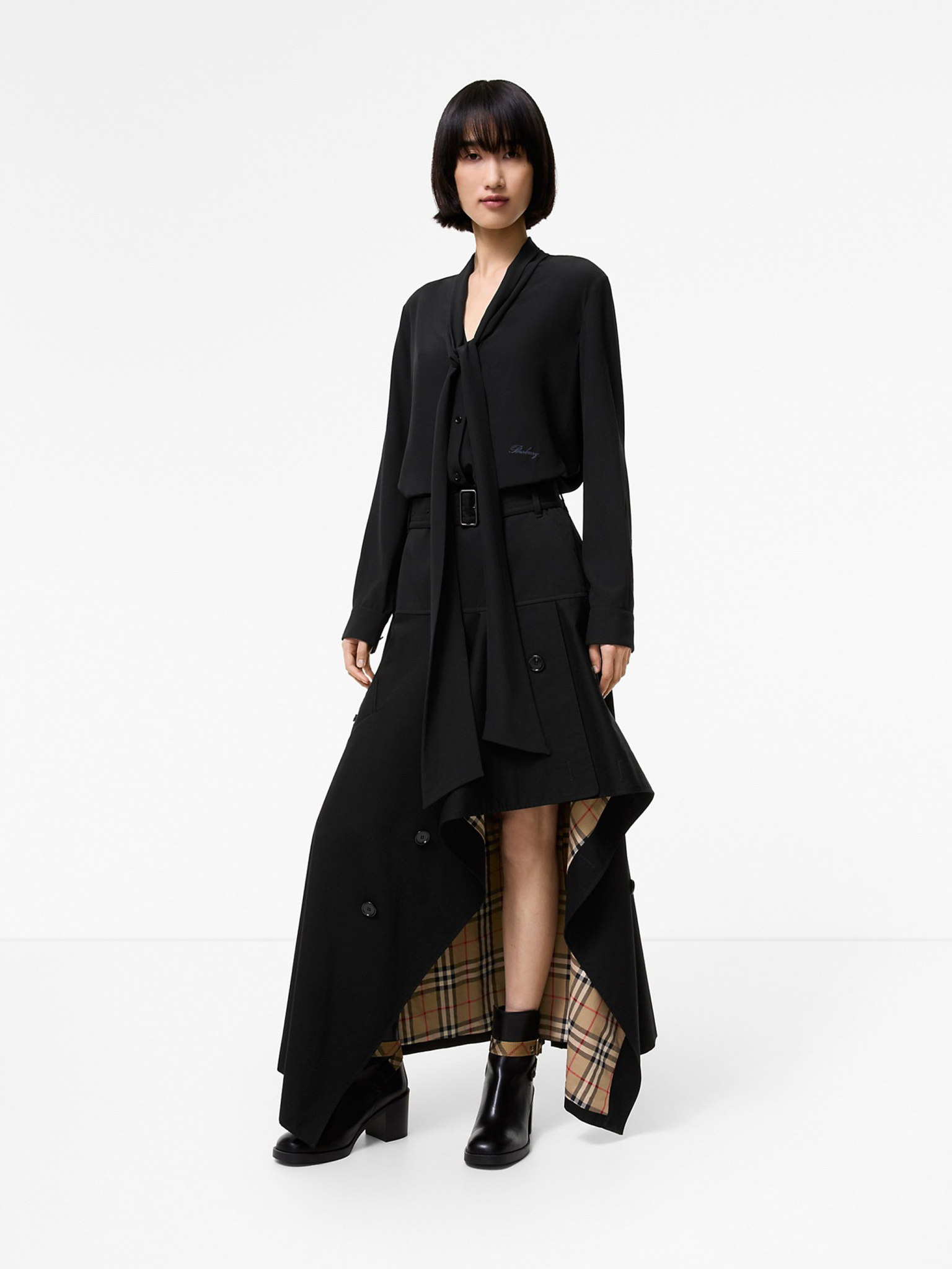 [Burberry] Long skirt FW26 8129543A1189