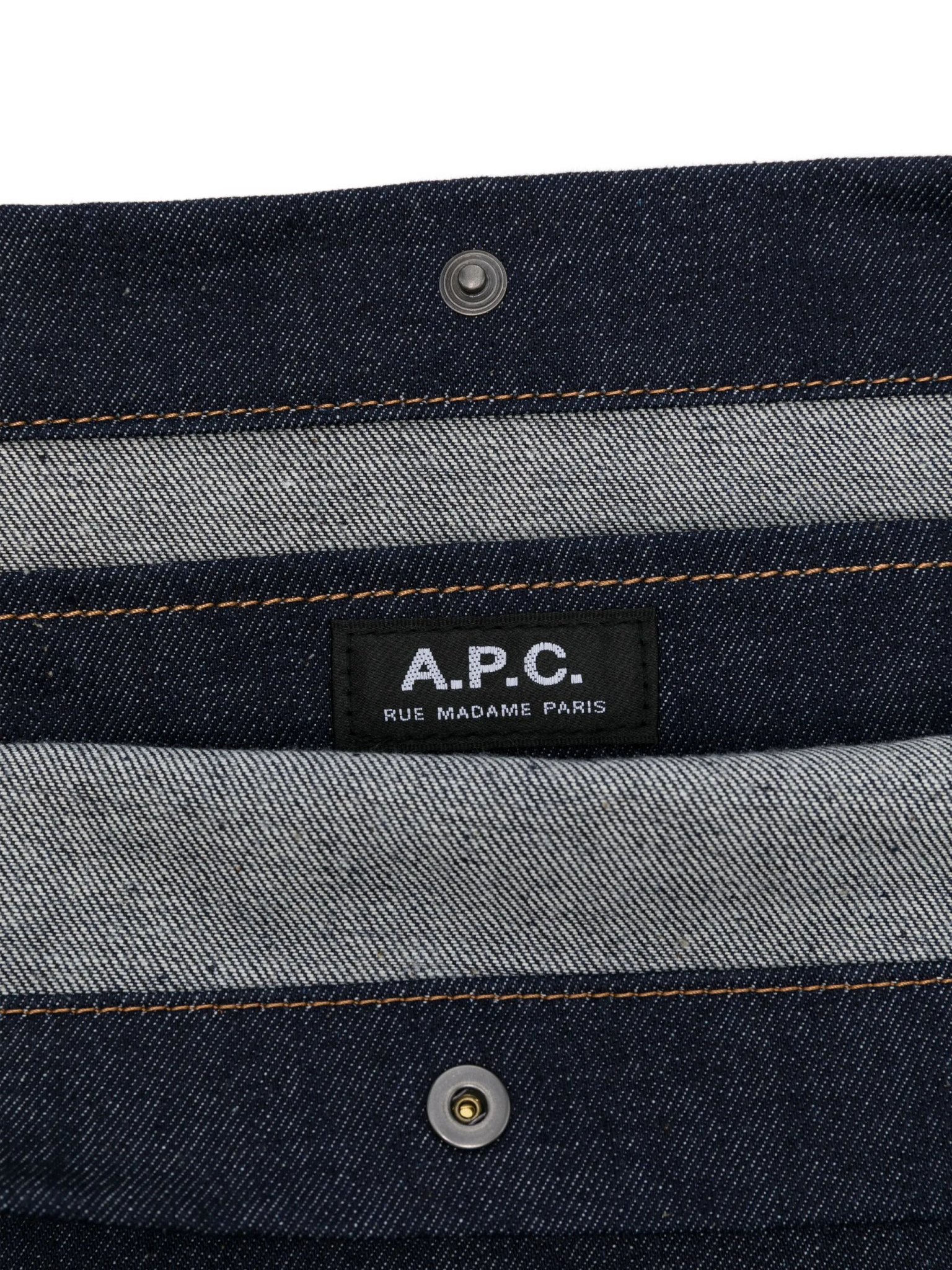 [A.P.C.] Shoulder bag FW26 COHIZM67010IAI